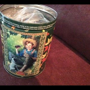 1998 Coca Cola tin with 200 piece jigsaw puzzle